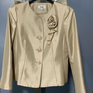 Le Suit Cream/Gold Blazer with Floral Detail and matching skirt - size 12